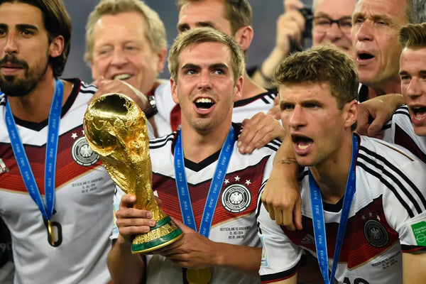 Philipp Lahm qui gagne la coupe du monde avec l'Allemagne en 2014