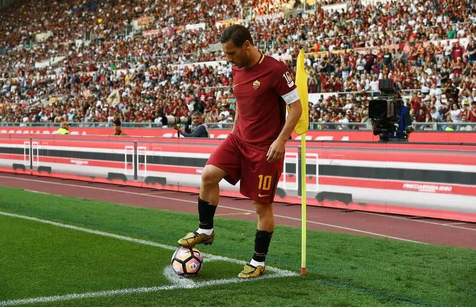 FORZA Rome ! 7 choses que vous ne saviez pas sur le maillot mythique de Totti